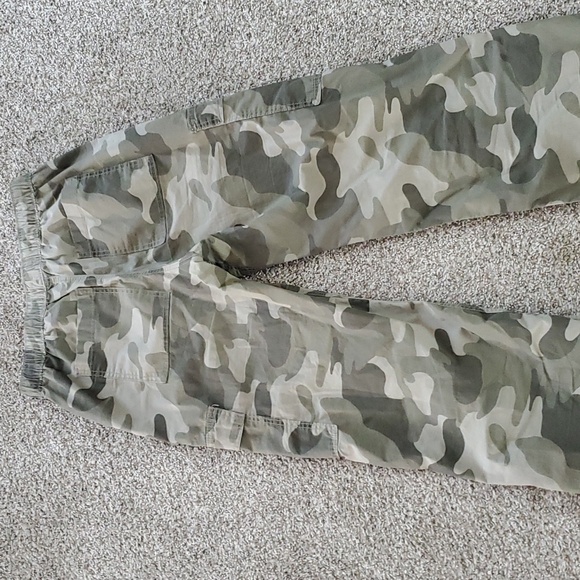 Camo cargo style pant - Picture 4 of 5